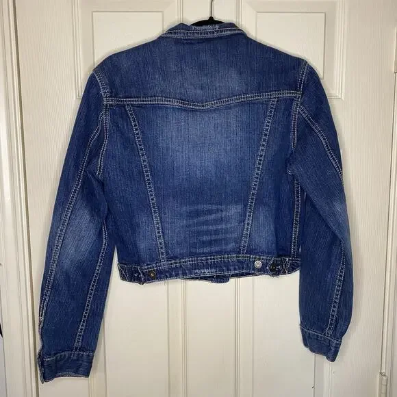 Union Bay Denim Jean Jacket Women’s Button Up Distressed Cropped Front Pockets L - Picture 2 of 7